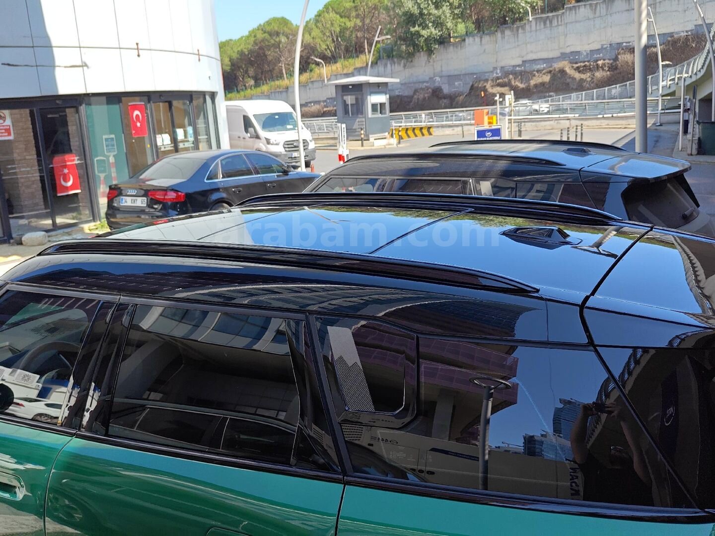 2025 MINI COUNTRYMAN E FAVOURED | BRITISH RACING GREEN TABA 6