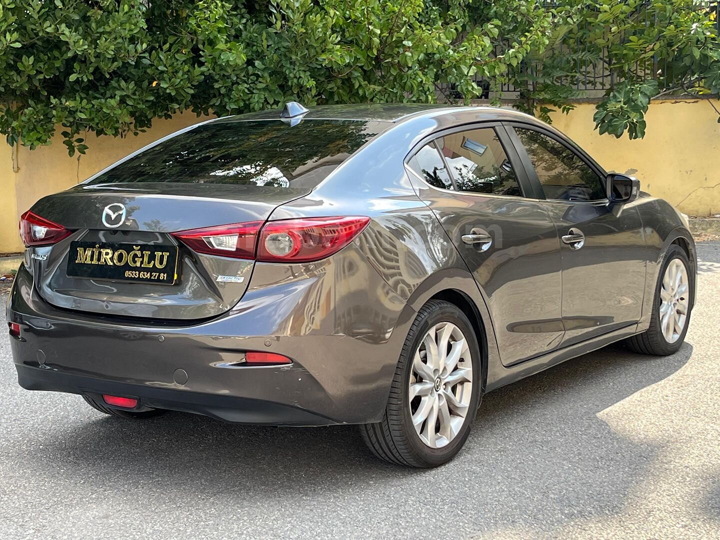 327.000TL PEŞİNATLA ELDEN SENETLİ MAZDA3 7