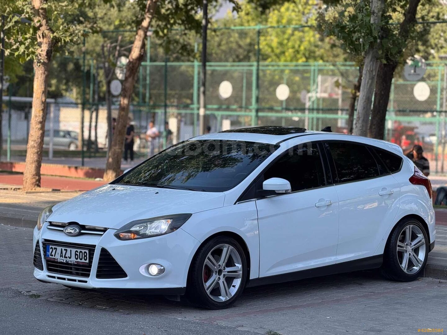 Galeriden Ford Focus 1.6 TDCi Titanium 2012 Model Gaziantep 294.000 km Beyaz 5