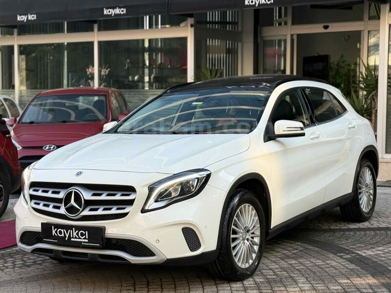 2017 MERCEDES BENZ GLA 200 URBAN 1.6 BENZİN OTOMATİK 85.000 KM BAKIMLI %0.68 KREDİ