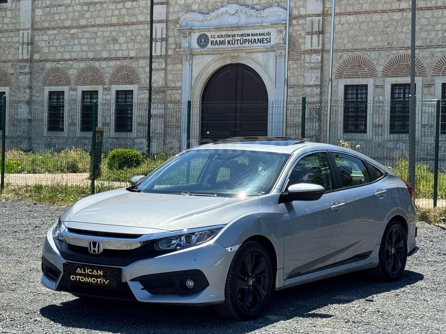 Galeriden Honda Civic 1.6i VTEC Elegance 2017 Model İstanbul 150.000 km Gri 5