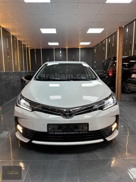 Galeriden Toyota Corolla 1.4 D-4D Premium 50.Yıl 2017 Model Adana 163.000 km Beyaz