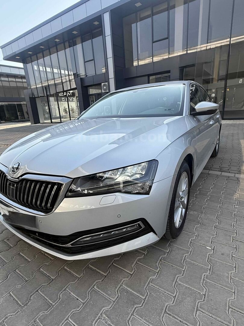 Galeriden Skoda SuperB 1.5 TSI Premium 2023 Model Diyarbakır 176.100 km Gri 6