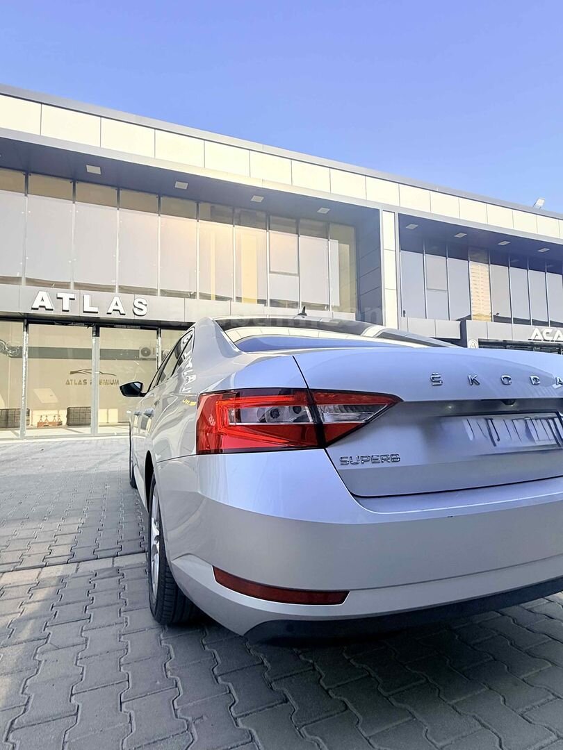 Galeriden Skoda SuperB 1.5 TSI Premium 2023 Model Diyarbakır 176.100 km Gri 7