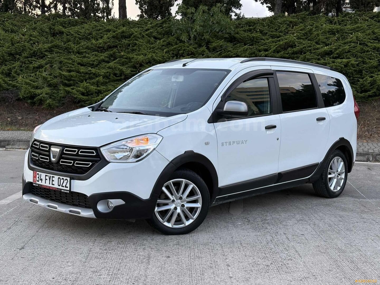 Galeriden Dacia Lodgy 1.5 BlueDCI Stepway 2022 Model İstanbul 243.000 km Beyaz 6