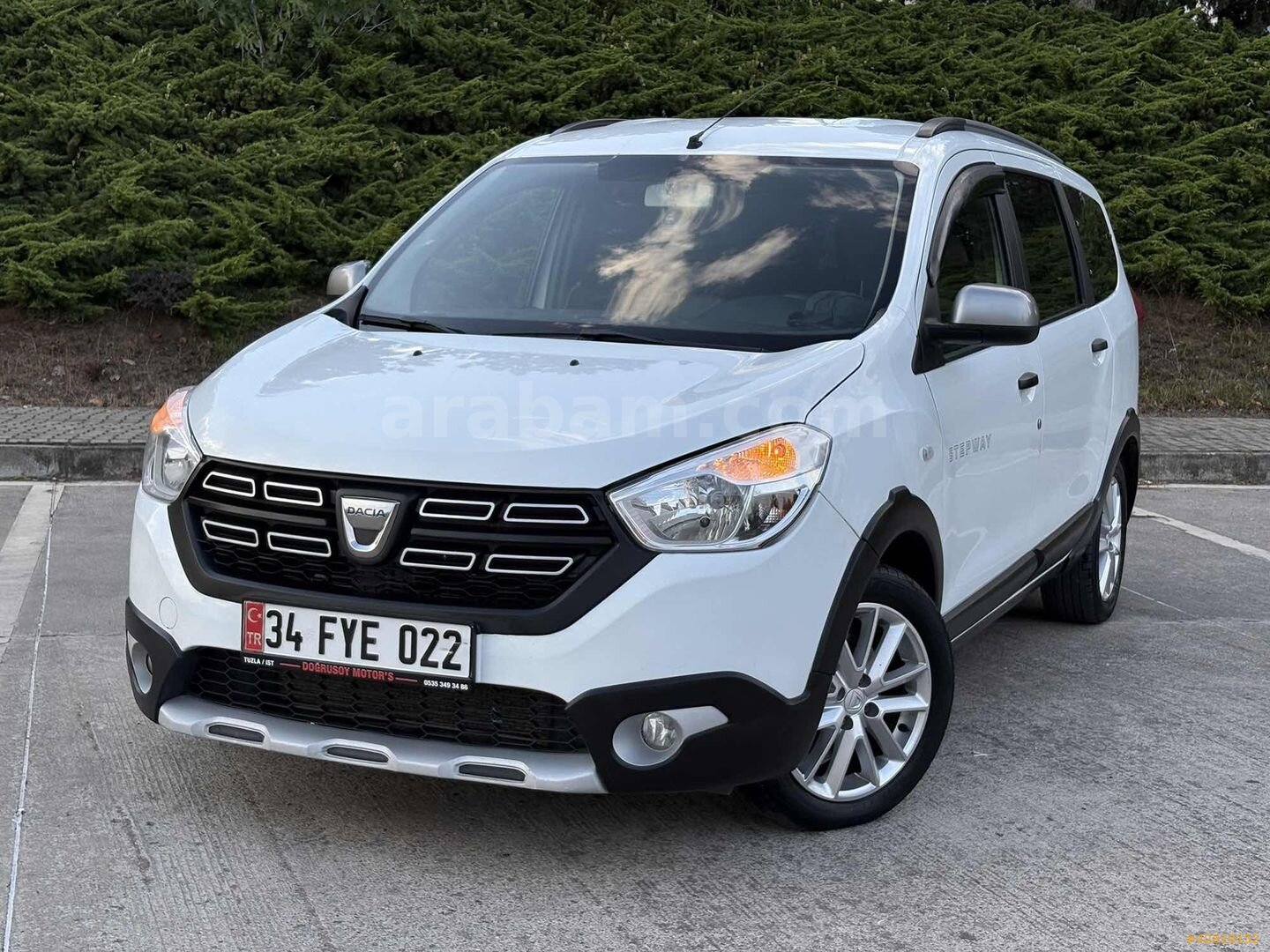 Galeriden Dacia Lodgy 1.5 BlueDCI Stepway 2022 Model İstanbul 243.000 km Beyaz 2