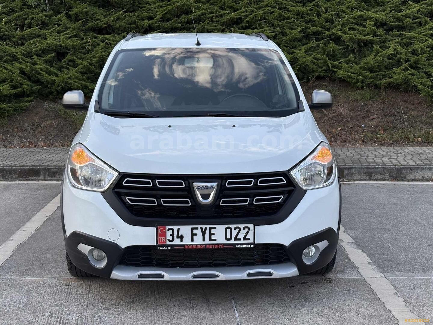 Galeriden Dacia Lodgy 1.5 BlueDCI Stepway 2022 Model İstanbul 243.000 km Beyaz 3