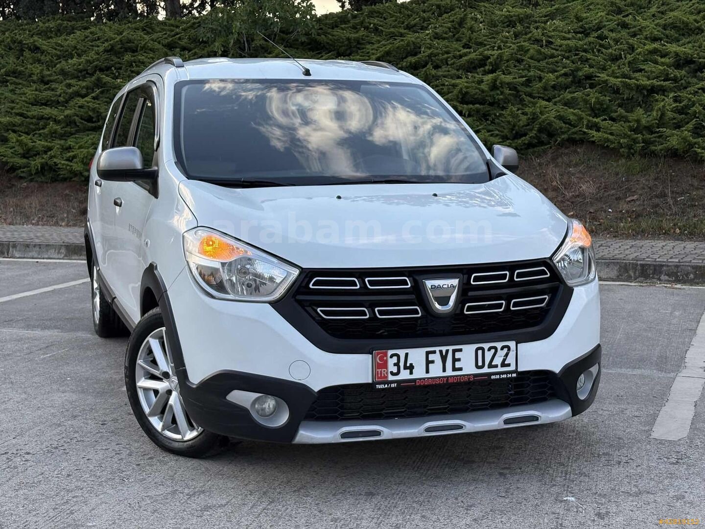 Galeriden Dacia Lodgy 1.5 BlueDCI Stepway 2022 Model İstanbul 243.000 km Beyaz 1