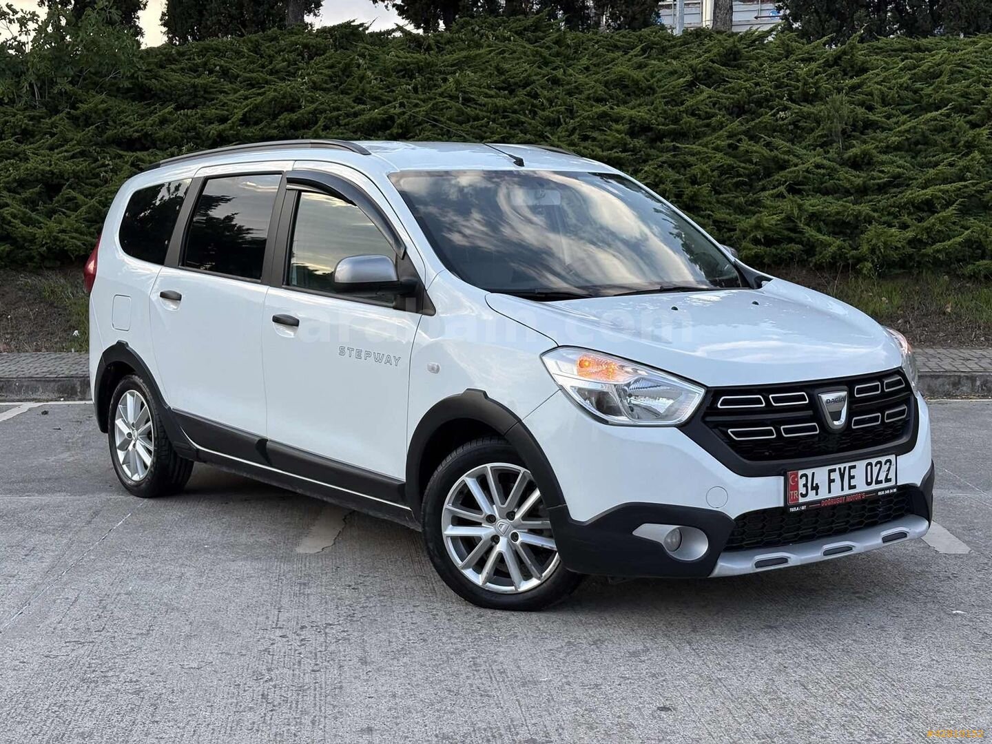 Galeriden Dacia Lodgy 1.5 BlueDCI Stepway 2022 Model İstanbul 243.000 km Beyaz 5
