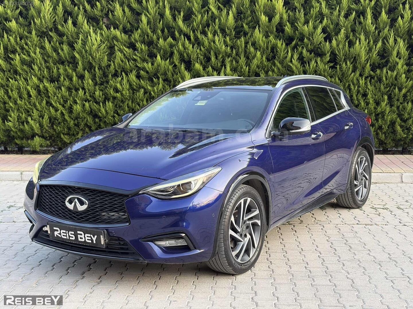 Galeriden Infiniti Q30 1.5 D 2016 Model Antalya 126.000 km Lacivert 2