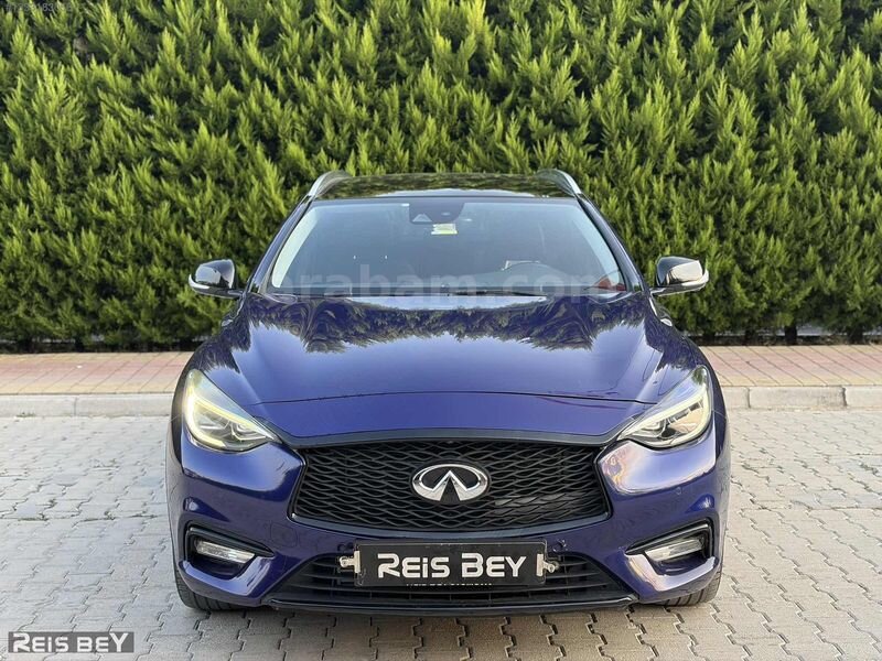 Galeriden Infiniti Q30 1.5 D 2016 Model Antalya 126.000 km Lacivert
