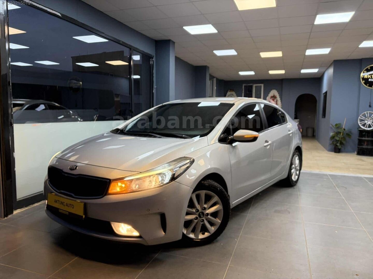 Galeriden Kia Cerato 1.6 CRDi Comfort 2017 Model Adıyaman 359.000 km Gri 1