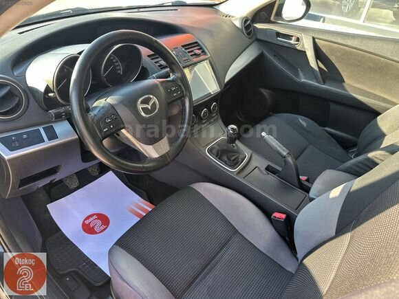 Galeriden Mazda 3 1.6 Touring 2013 Model Kırşehir 243.000 km Siyah