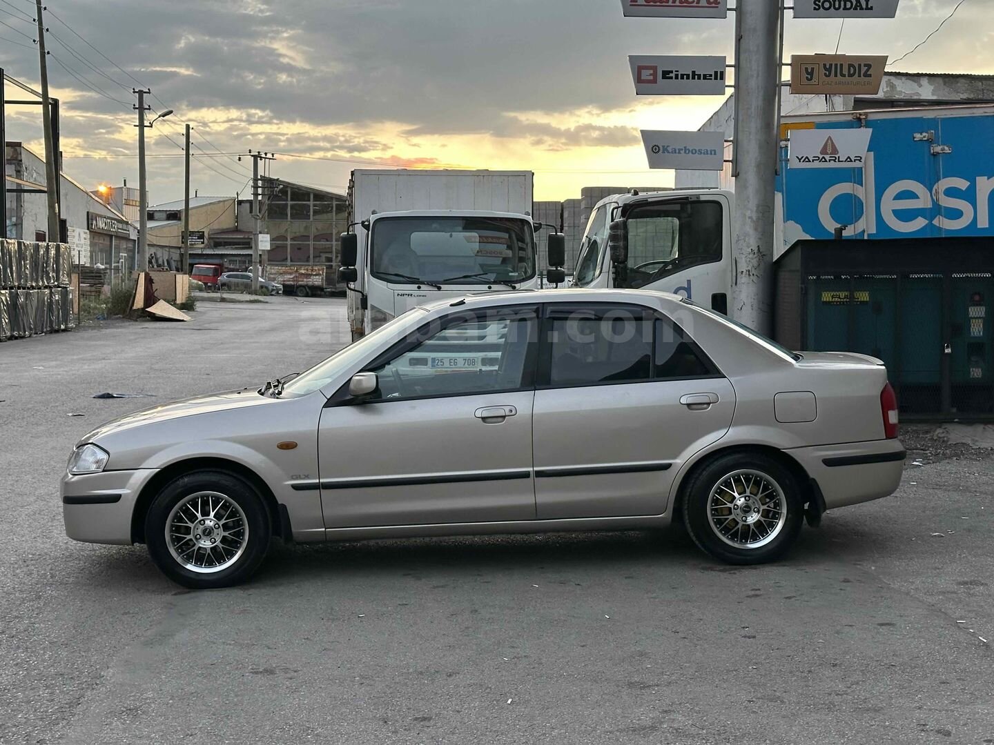 Sahibinden Mazda 323 1.5 1999 Model 4