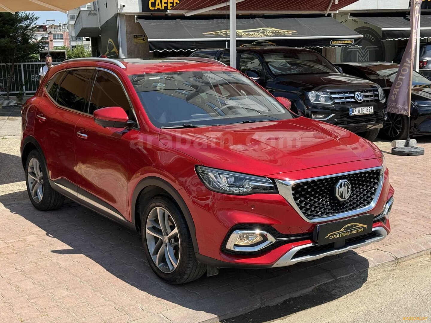 Galeriden MG HS 1.5 T-GDI Luxury 2023 Model Antalya 31.444 km Kırmızı 3