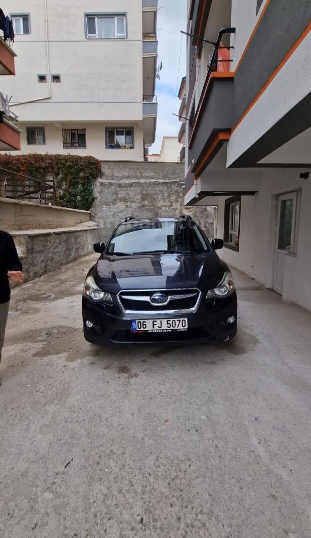 Sahibinden Subaru XV 1.6 Elegance 2014 Model Aile Arabası 180.XXX Koyu Metalik Gri 1
