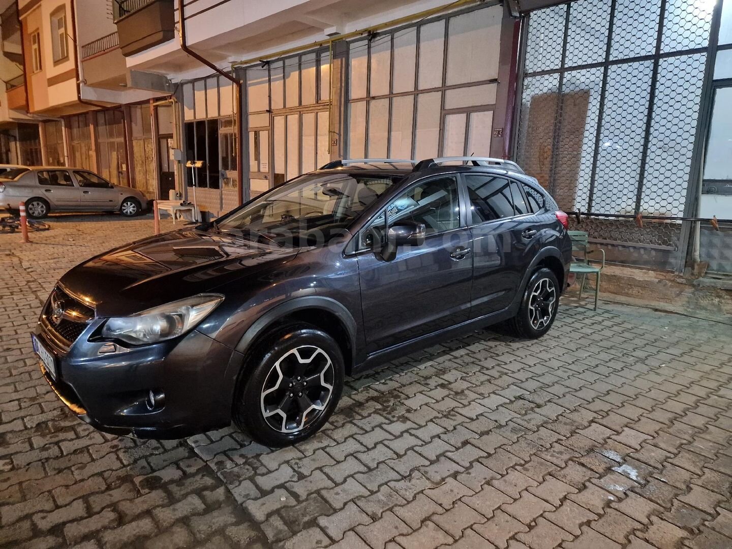 Sahibinden Subaru XV 1.6 Elegance 2014 Model Aile Arabası 180.XXX Koyu Metalik Gri 4