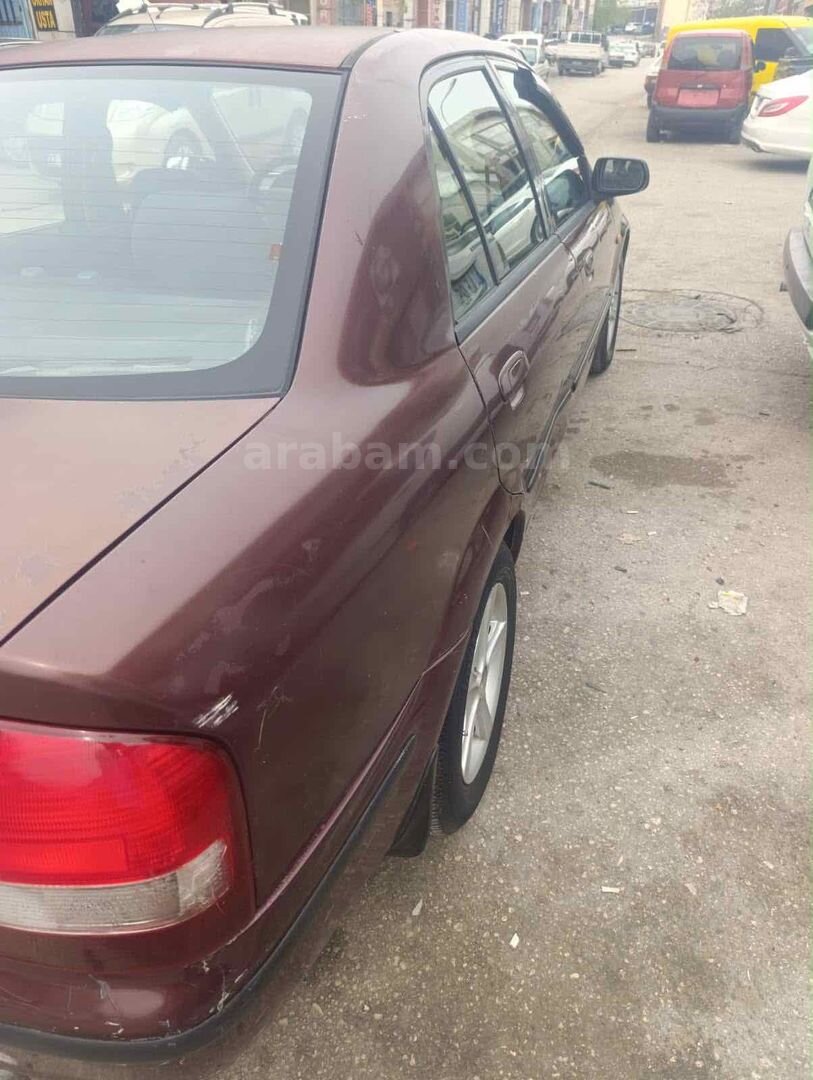Sahibinden Mazda 323 1.5 TSi 1999 Model 3