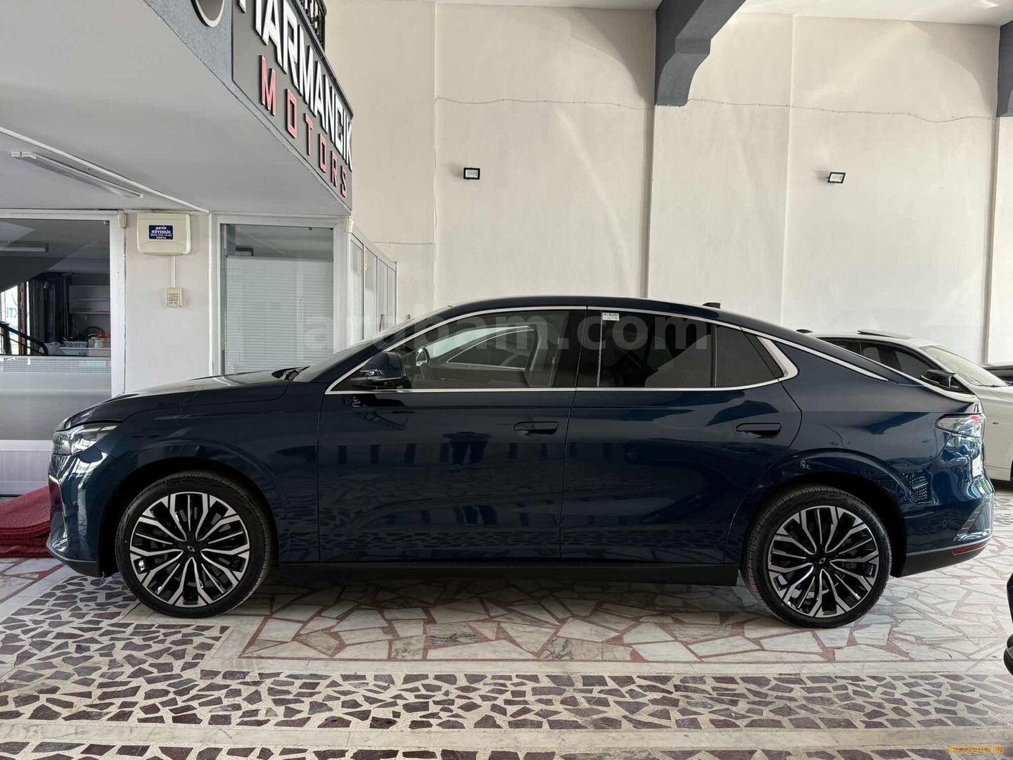 Galeriden TOGG T10F V2 Uzun Menzil 2025 Model Konya 14.000 km Lacivert 5