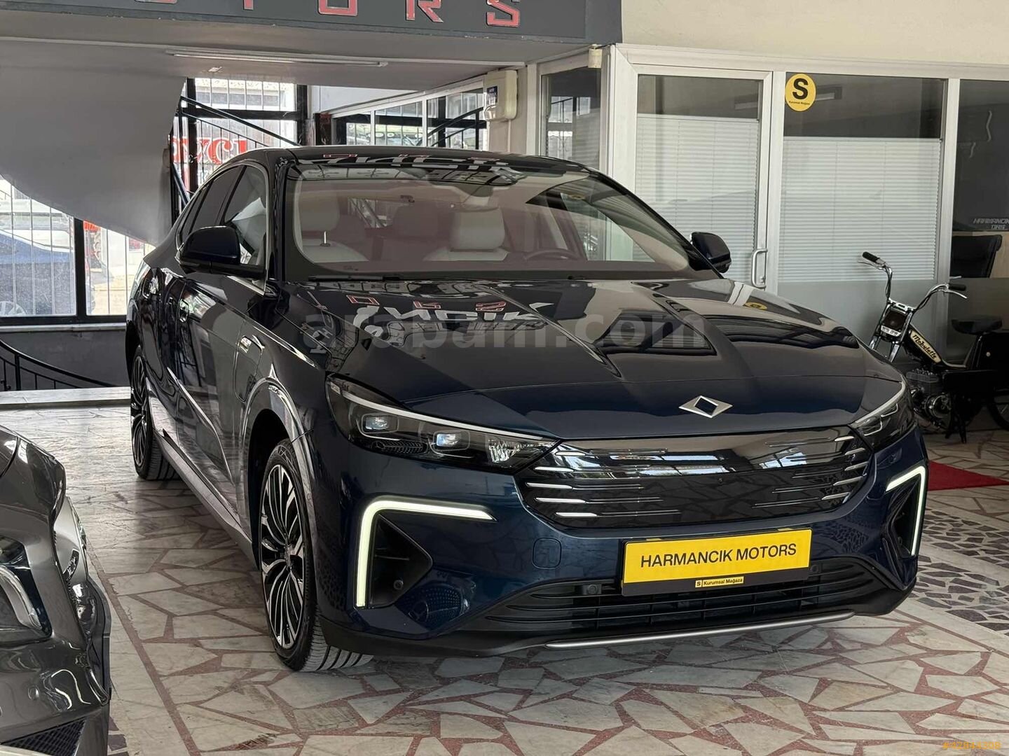Galeriden TOGG T10F V2 Uzun Menzil 2025 Model Konya 14.000 km Lacivert 3