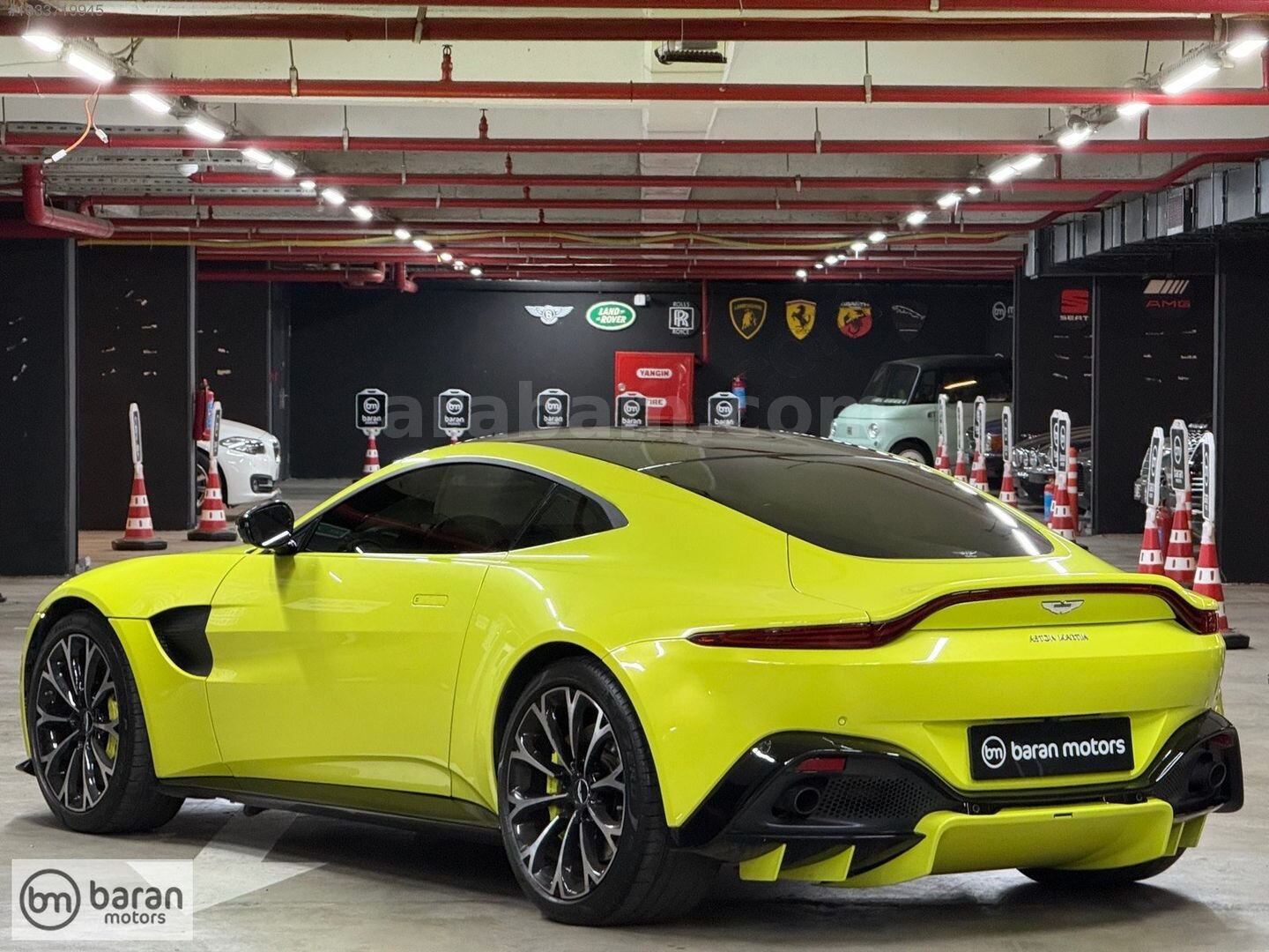 Galeriden Aston Martin Vantage V8 2018 Model İstanbul 28.112 km Sarı 4