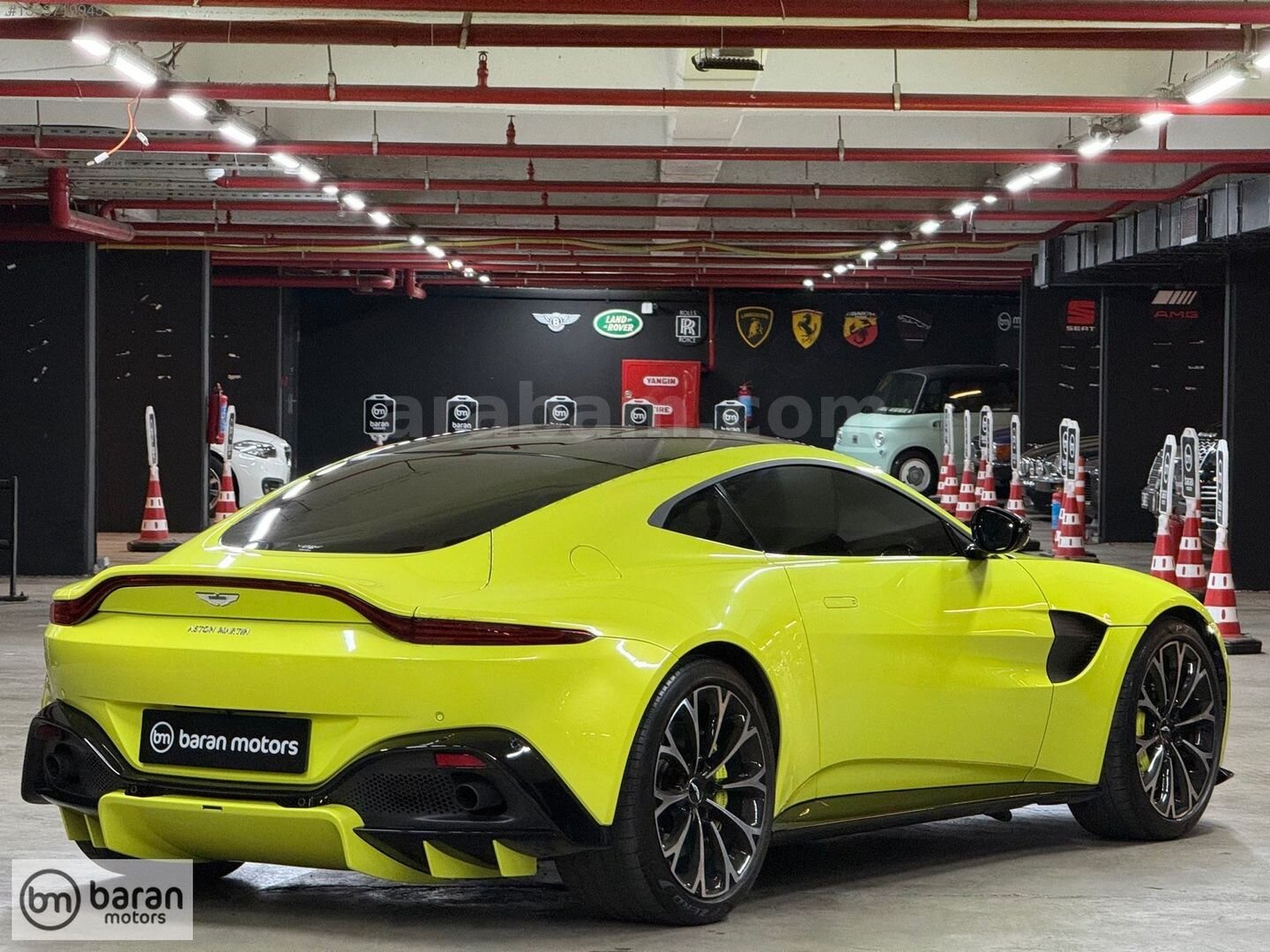 Galeriden Aston Martin Vantage V8 2018 Model İstanbul 28.112 km Sarı 5