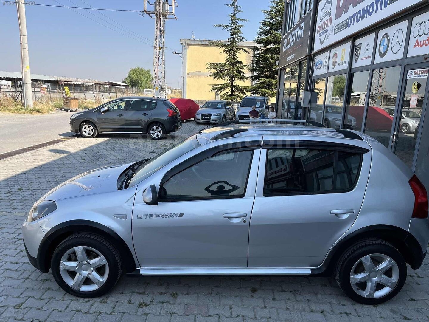 Galeriden Dacia Sandero 1.6 Stepway 2011 Model Afyonkarahisar 320.000 km Gri 7