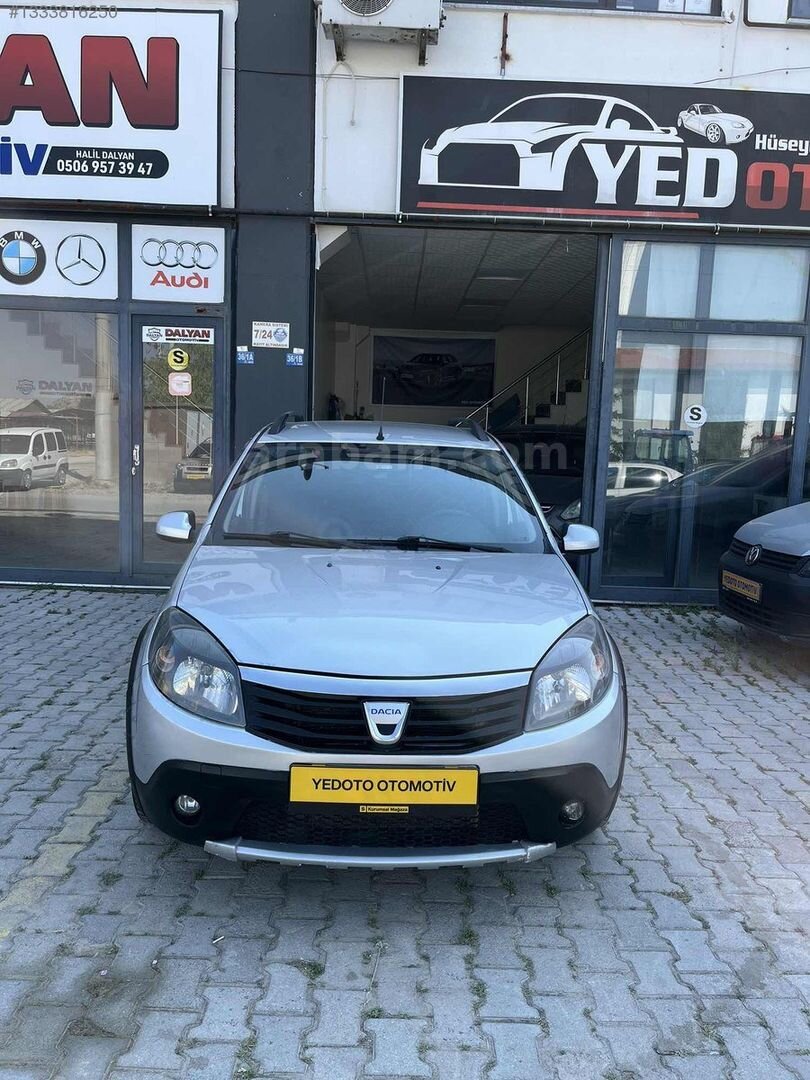 Galeriden Dacia Sandero 1.6 Stepway 2011 Model Afyonkarahisar 320.000 km Gri 1