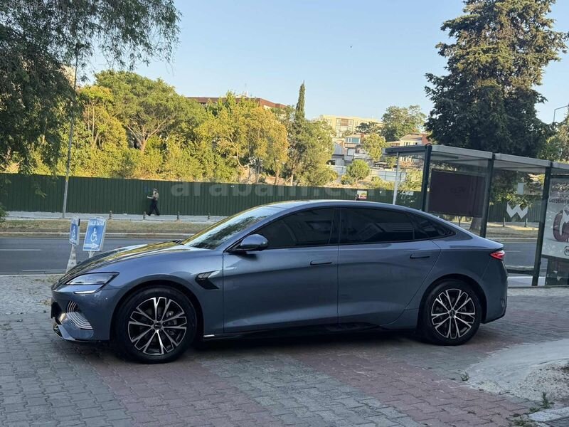 Galeriden BYD Seal Design 2025 Model İstanbul 24.000 km Gri