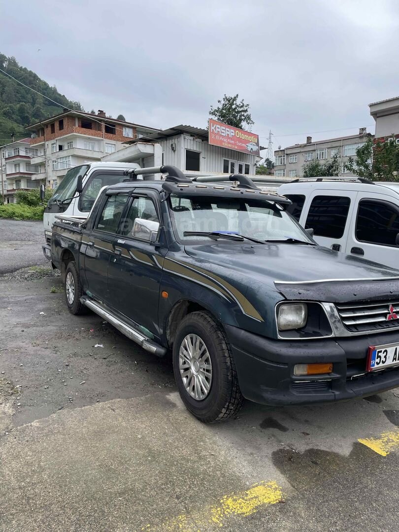 Galeriden Mitsubishi L 200 4x2 Pick Up 2000 Model Rize 3