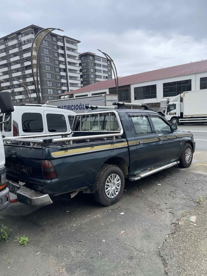 Galeriden Mitsubishi L 200 4x2 Pick Up 2000 Model Rize 5