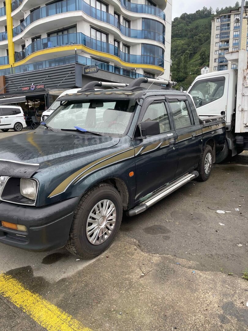Galeriden Mitsubishi L 200 4x2 Pick Up 2000 Model Rize 1