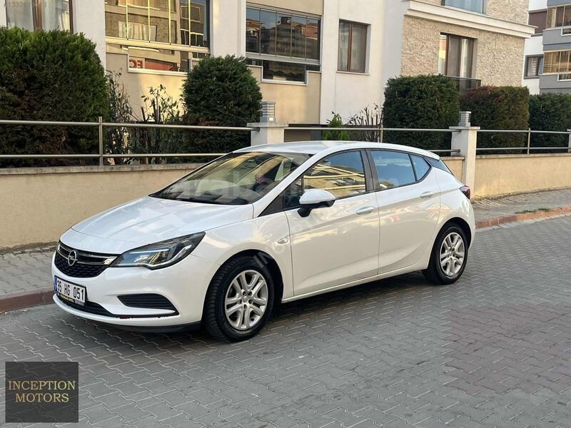 Opel Astra - 1.4 Benzin Düşük Km Değişensiz