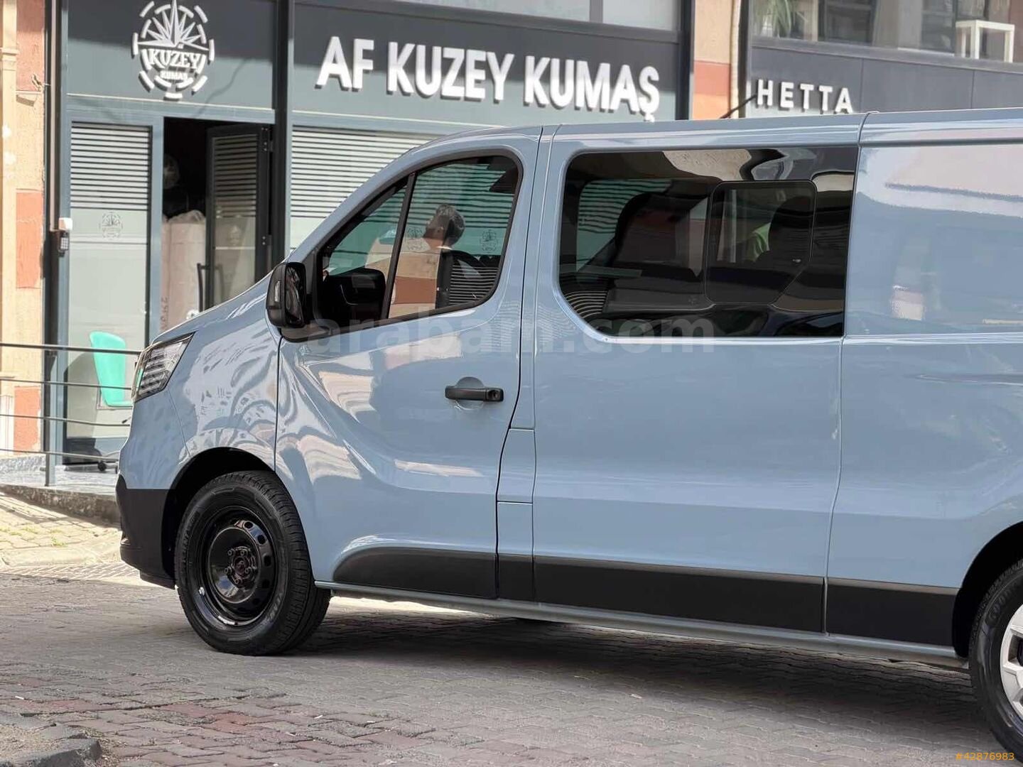 Galeriden Renault Trafic 2.0 DCI Grand Confort 2022 Model İstanbul 80.000 km Mavi 6