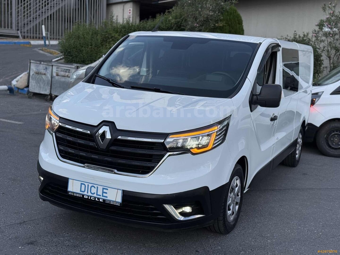 Galeriden Renault Trafic 2.0 DCI Grand Confort 2023 Model İstanbul 131.478 km Beyaz 2