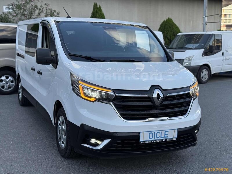 Galeriden Renault Trafic 2.0 DCI Grand Confort 2023 Model İstanbul 131.478 km Beyaz