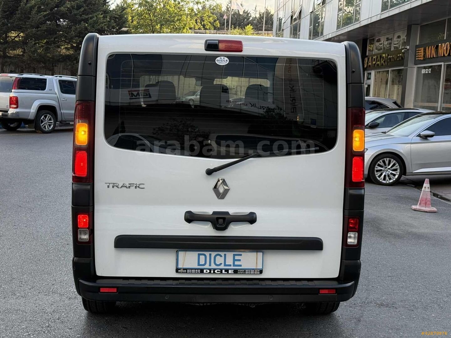 Galeriden Renault Trafic 2.0 DCI Grand Confort 2023 Model İstanbul 131.478 km Beyaz 6