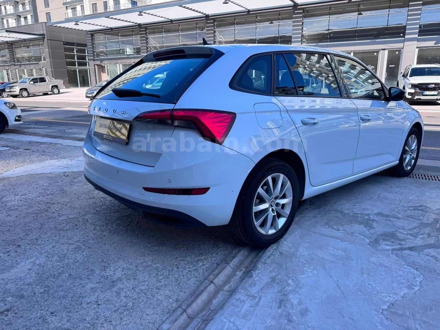 Galeriden Skoda Scala 1.0 TSI Elite 2022 Model Ankara 138.000 km Beyaz 5
