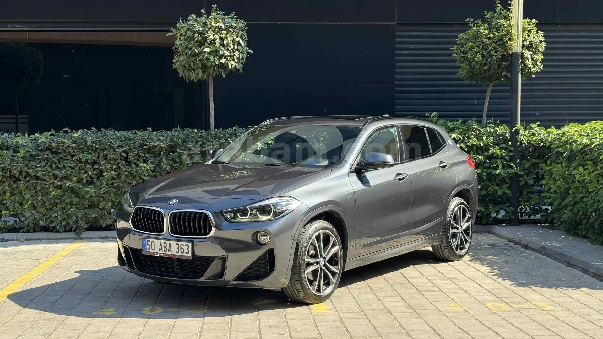 GARAJCAN DAN HATASIZ OTOMATİK CAM TAVAN BMW X2 M SPORT 1