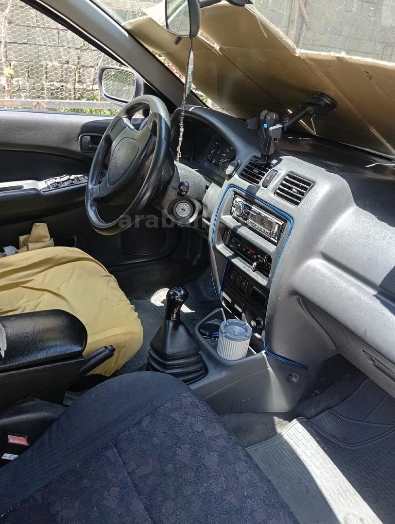 Sahibinden Mazda 323 1.5 Familia 1998 Model 3