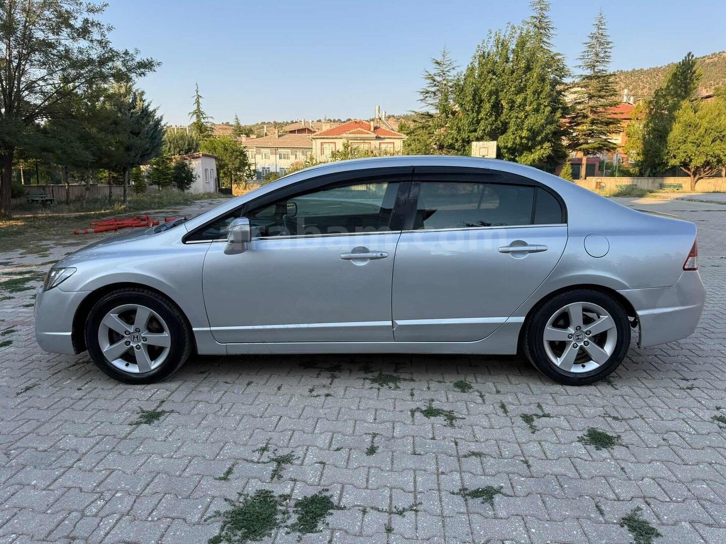 GÜVEN OTOMOTİVDEN TERTEMİZ MASRAFSIZ DÜŞÜK KM CİVİC 3