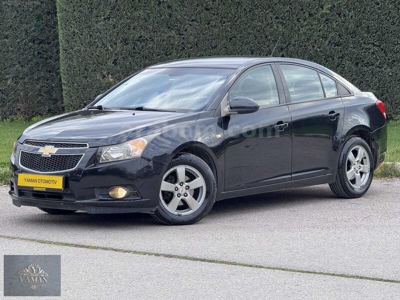Galeriden Chevrolet Cruze 1.6 LS 2010 Model Balıkesir 112.000 km Siyah