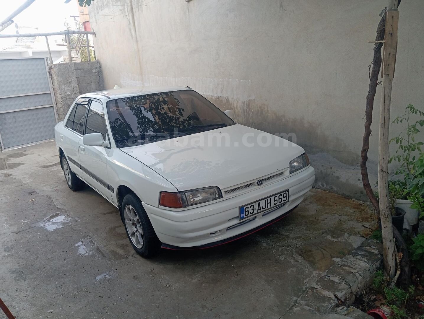 Sahibinden Mazda 323 1.6 1993 Model 1