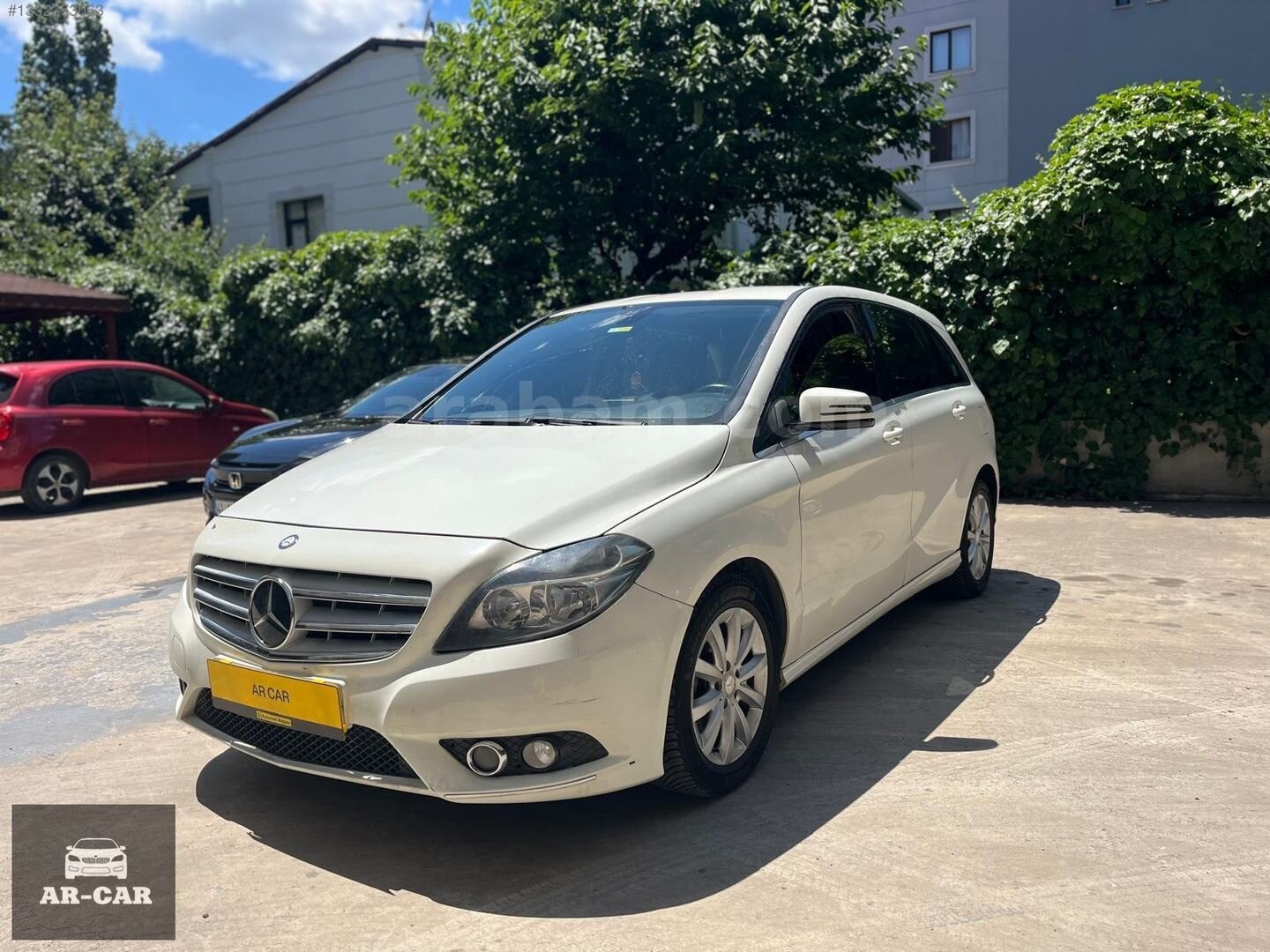 2013 MODEL MERCEDES B180 - KREDİ KARTI VE TAKSİT İMKANIYLA 3