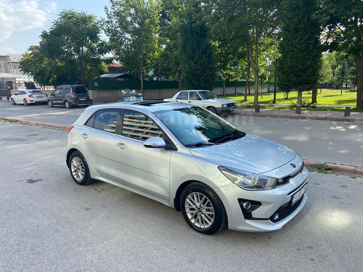 HATASIZ BOYASIZ DEĞİŞENSİZ HASAR KAYITSIZ SUNRUFF+KOLTUK ISITMA+OTOMATİK PARK 1