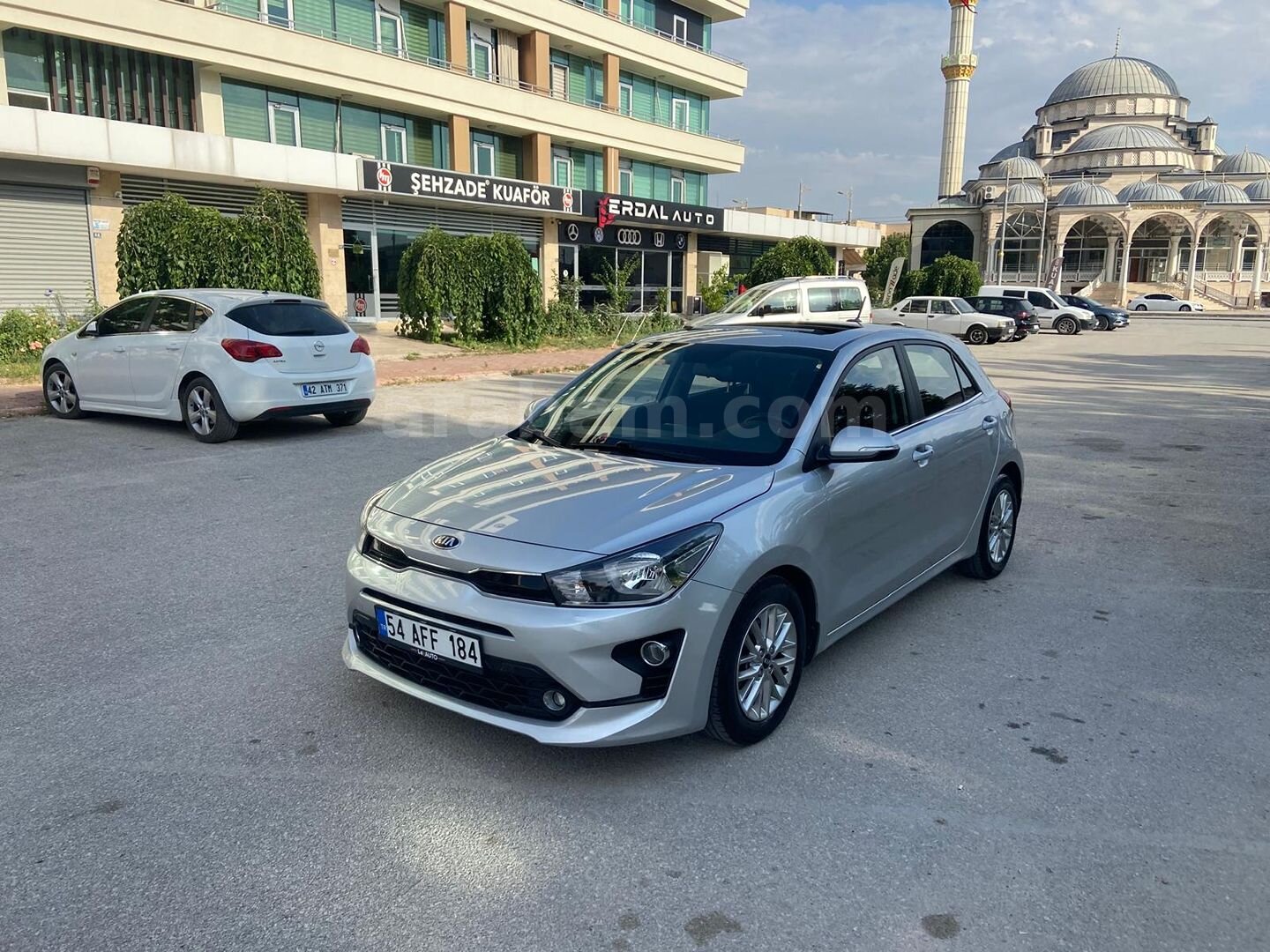 HATASIZ BOYASIZ DEĞİŞENSİZ HASAR KAYITSIZ SUNRUFF+KOLTUK ISITMA+OTOMATİK PARK 5