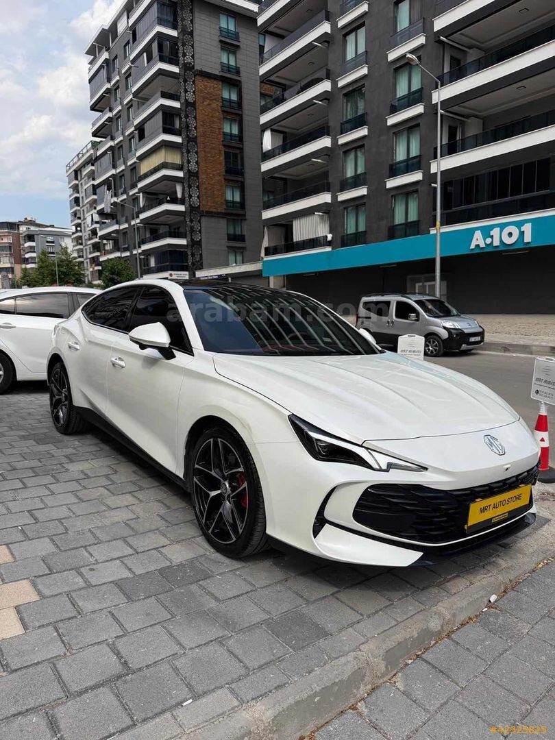 Galeriden MG MG7 1.5 Excellence Red Edition 2025 Model Batman 6.001 km Beyaz 2