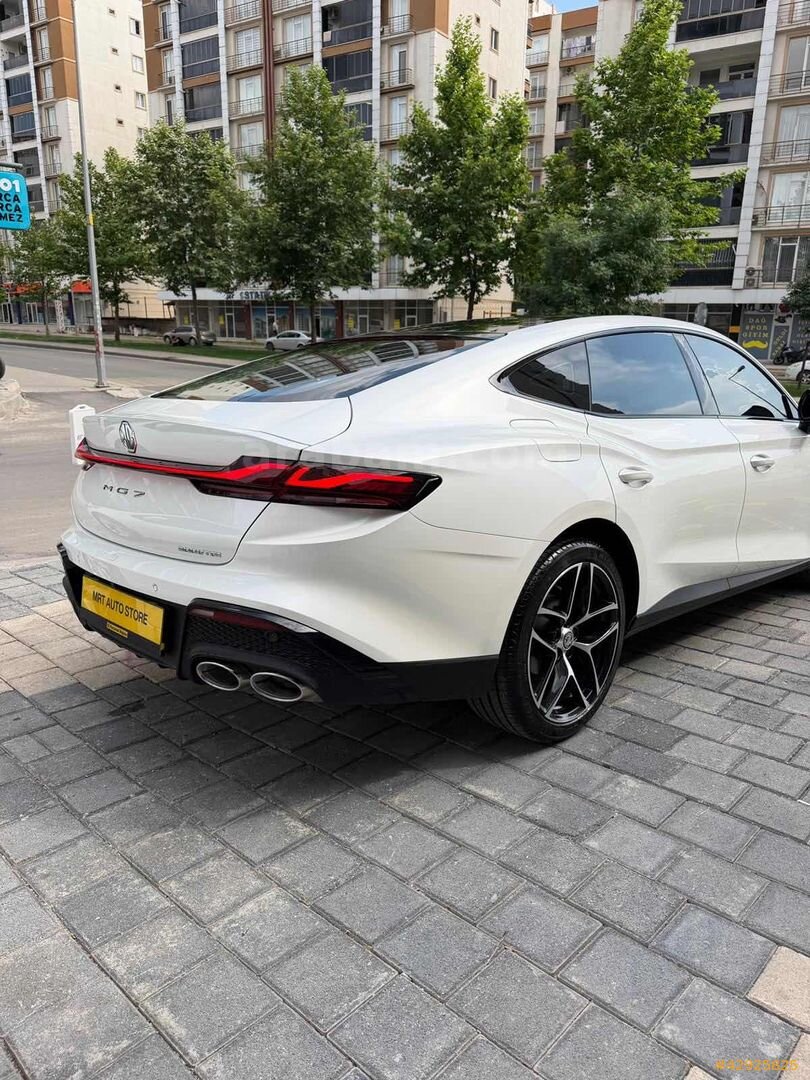 Galeriden MG MG7 1.5 Excellence Red Edition 2025 Model Batman 6.001 km Beyaz 4