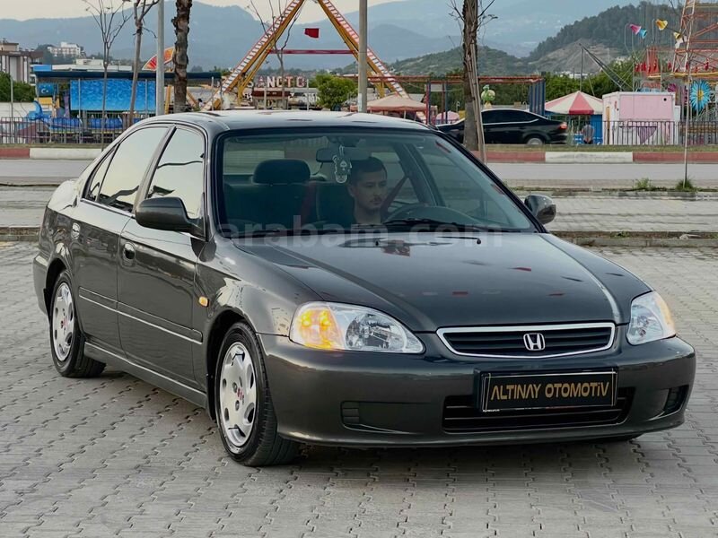 Galeriden Honda Civic 1.6 i ES 2000 Model Antalya