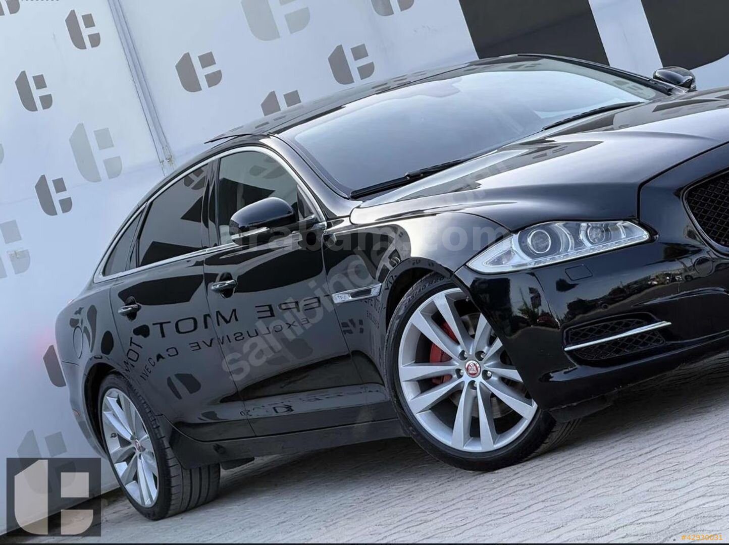Galeriden Jaguar XJ 2.0i Premium Luxury 2014 Model İzmir 174.000 km Siyah 4
